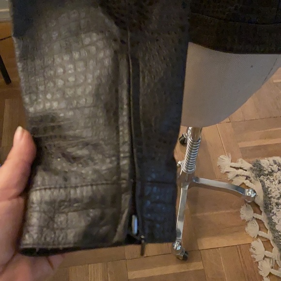 NWOT Valerie Stevens 100% genuine leather zippered moto jacket w/ great pockets. - Picture 7 of 13